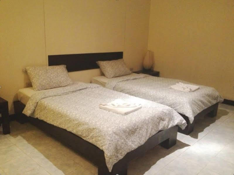 Oyo 244 Roar Inn パトン エクステリア 写真